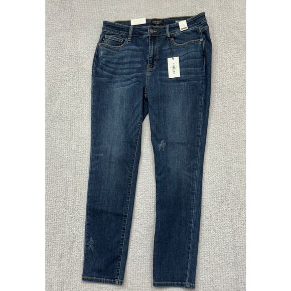 Judy Blue Women's Blue Mid Rise Relaxed Fit Jeans Size 15 NWT #61995 - Picture 1 of 3
